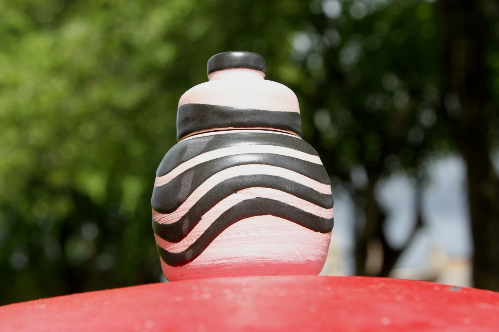 black-pink-bottle